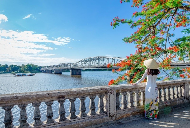 Huế và Đà Nẵng vẫn luôn là địa điểm hot thu hút đông đảo du khách (Nguồn ảnh: Báo Thừa Thiên Huế)