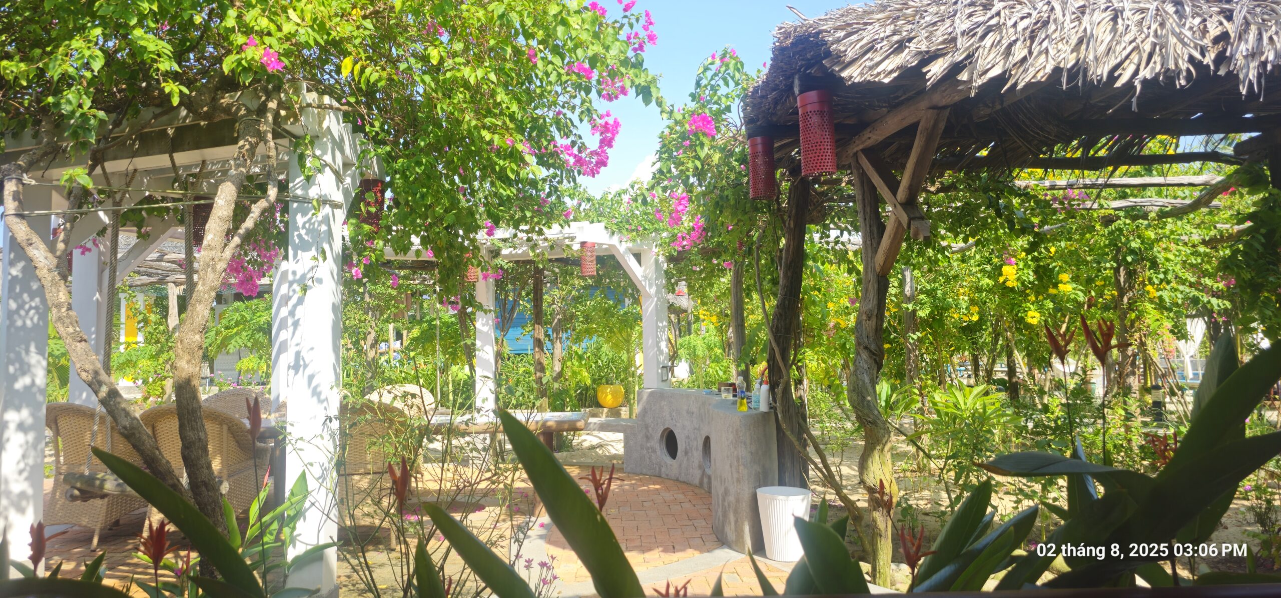 Eco-village-hue (2)