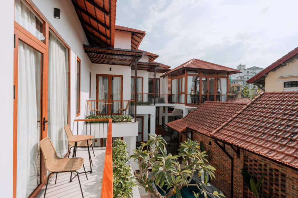 hue-river-side-villa