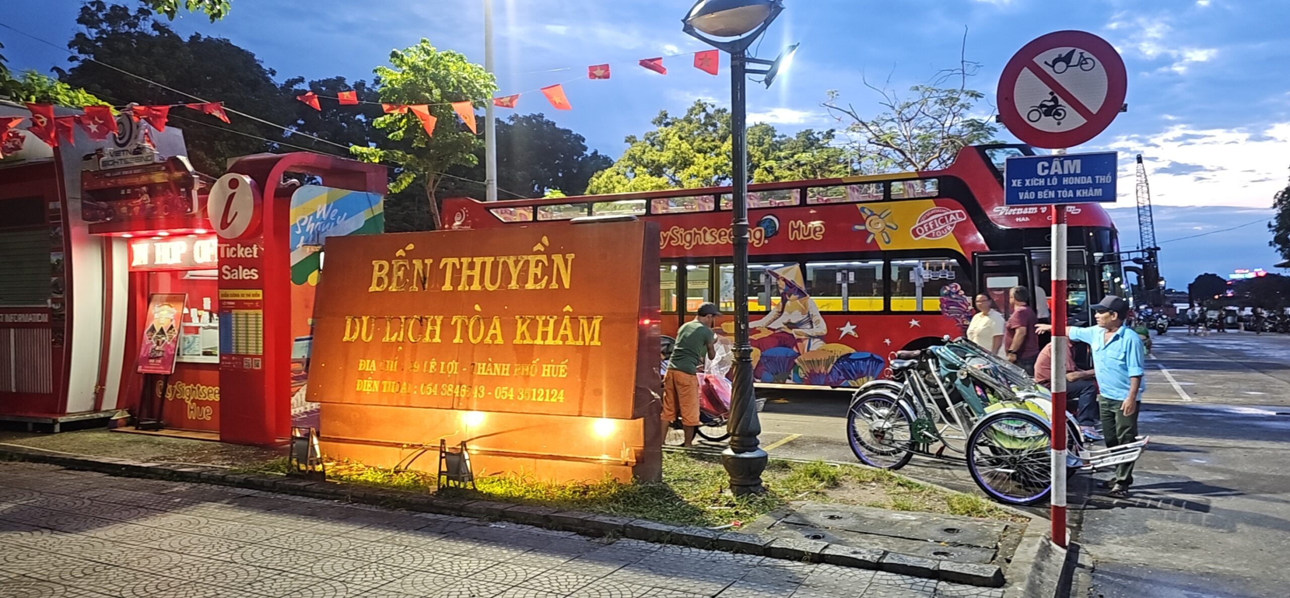 ben-thuyen-toa-kham